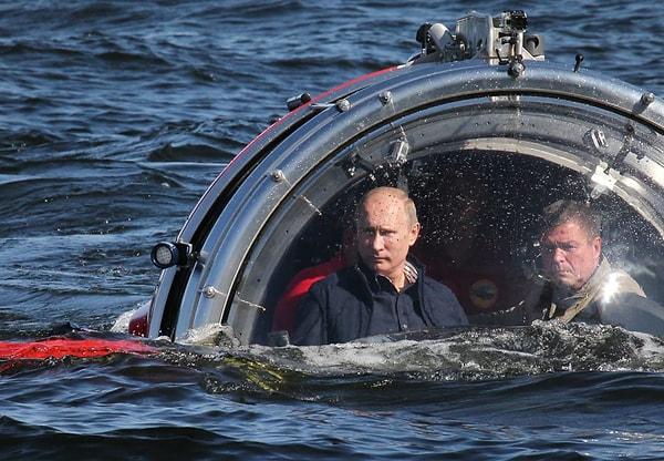 11. Putin 15 Temmuz 2013'te Finlandiya Körfezi'nde bulunan bir batık gemi incelemesinde yer aldı.