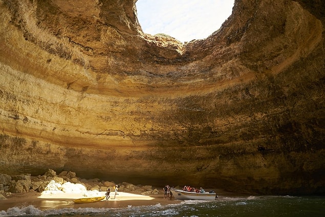 1. Praia de Benagil (Benagil Plajı) Portekiz