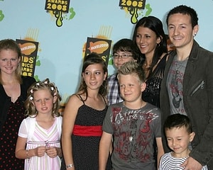 bir neslin uzerinde iz birakmis linkin park ve solist chester bennington hakkinda 14 bilgi onedio com
