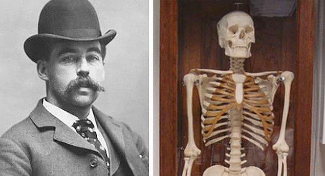 6. H.H. Holmes kurbanlarına ait iskeletleri kimi zaman tıp okullarına satardı.