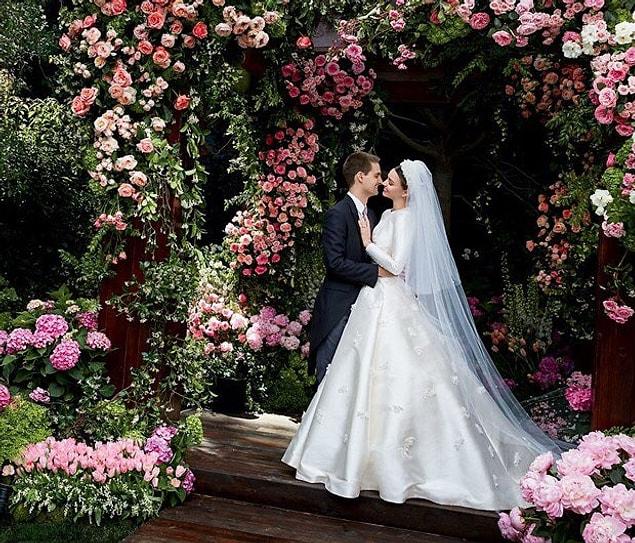3. Bir düğün haberimiz daha var! Miranda Kerr, Snapchat'in kurucusu Evan Spiegel ile aile arasında yapılan bir törenle evlendi!