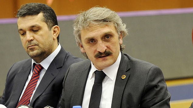 7. Eğitimin hali içler acısı, özellikle son dönemde. Bir milletvekilinin ağzından ne yazık ki "Cihat bilmeyen çocuğa matematik öğretmenin faydası yok" cümlesi dökülebiliyor.