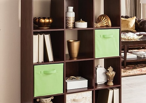 Çift taraflı kitap rafları da aynı görevi görebilir.