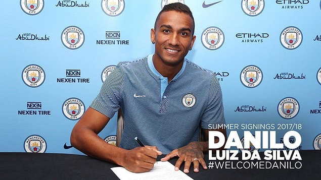 25. Danilo ➡️ Manchester City