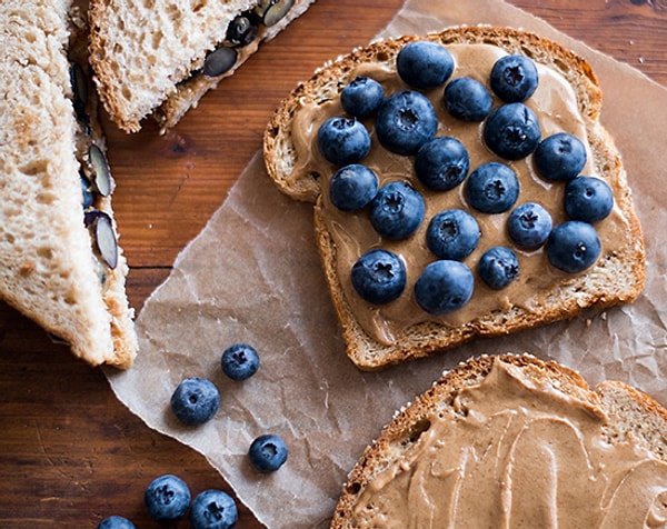 Тост с арахисовой пастой!