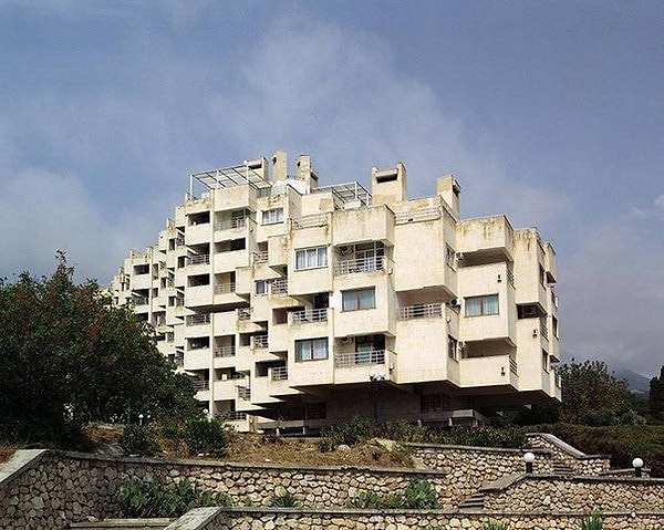 10. Корпуса были большими, ведь трудяг по всему СССР было много, и места должно было хватить всем