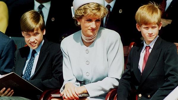 Prens Harry'nin anlattığına göre iki genç adam da aradan geçen 20 yıla rağmen anneleri hakkında pek konuşamamışlar.