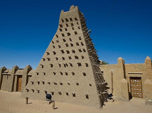 7. Mansa Musa’nın döneminde Timbuktu, ticaretin ve bilginin merkezi haline gelmiştir.