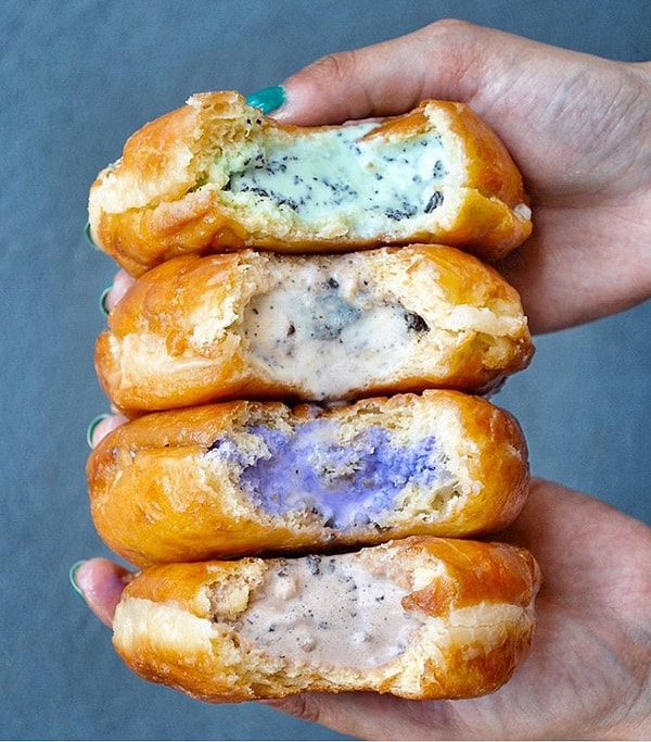 3. Пончик с начинкой из мороженого