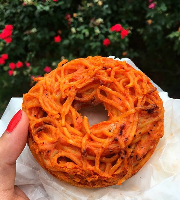 18. Пончик-спагетти