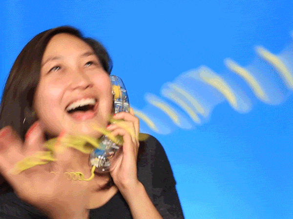 Позитивный, коммуникабельный, веселый