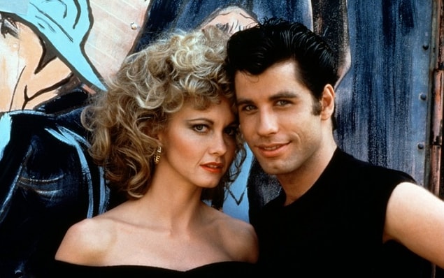 7. Grease'deki tüm olaylar ve sahneler aslında Sandy'nin ölüşünün farklı versiyonlarıdır. Aslında Sandy hep ölüydü!