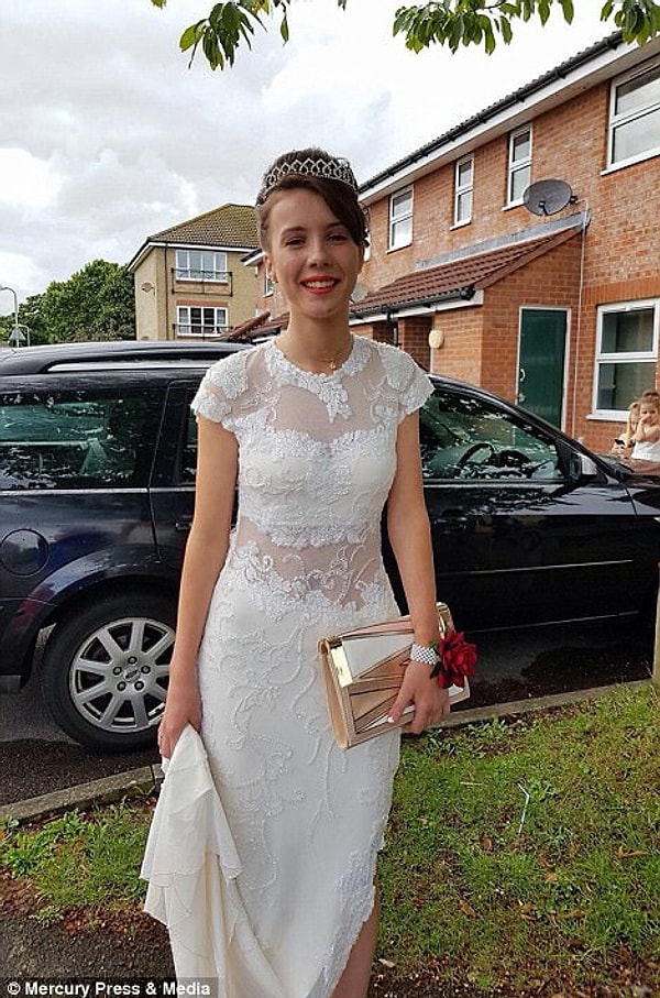 1. 16-летней Шеннон все-таки удалось потанцевать на празднике, организованном для нее ее друзьями и 120 байкерами.