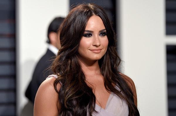 Şarkıcı Demi Lovato'yu çıkardığı kitabıyla olsun yaşadığı sağlık sorunlarıyla olsun, şarkılarıyla olsun tanımayan ya da duymayan yoktur.
