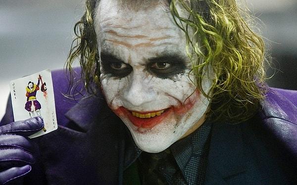 8. The Dark Knight'ta Joker 'deliliği' neye benzetmişti?