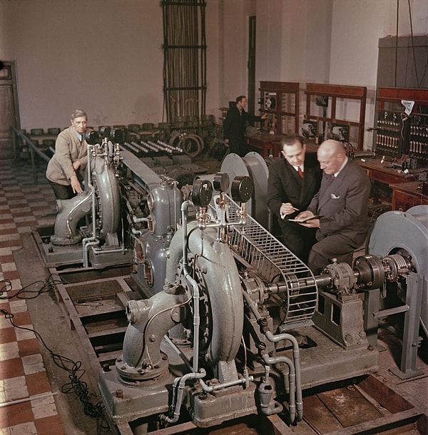 3. Профессора Московского энергетического института за работой