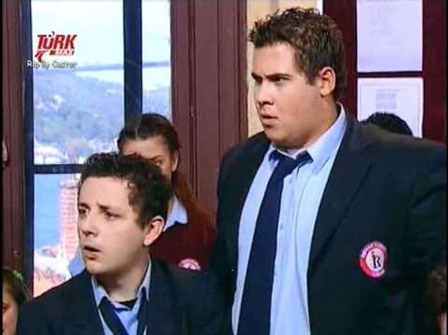 Yükselen bu habercilikten nasibini alan son isimse Hayat Bilgisi dizisiyle hayatımıza giren sevilen oyuncu Ümit Erdim oldu.