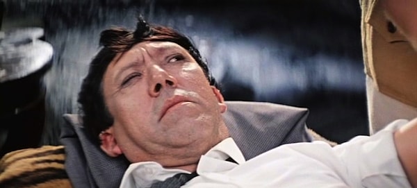 Вы — Семён Семёнович Горбунков из «Бриллиантовой руки»!