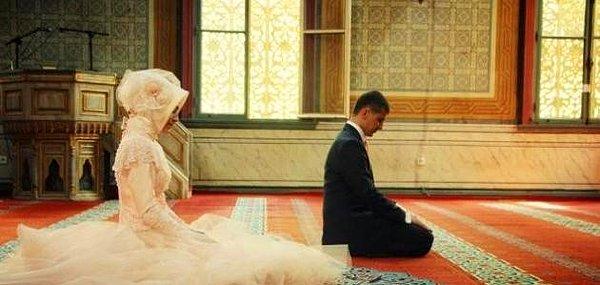 AKP Kadın Kolları 2014 yılında "resmi ve dini nikahlar camide kılınsın" önerisi getirmişti