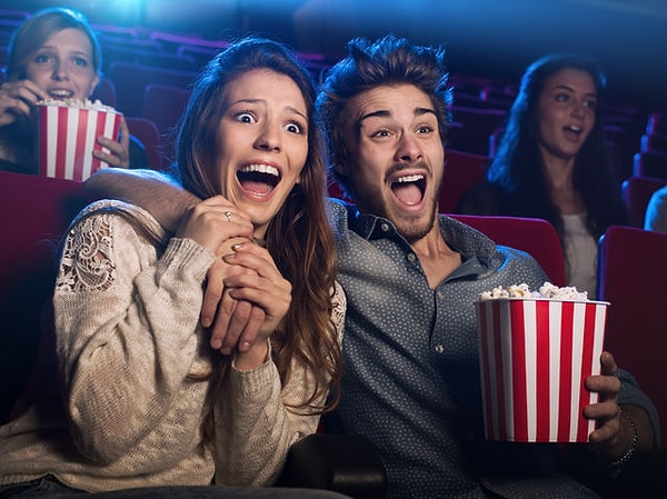 2. Вы предпочитаете смотреть фильмы в кинотеатрах или дома?