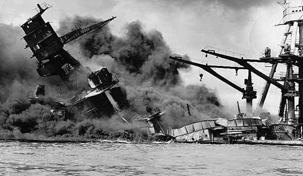 3. Japonların 3 süper gücü karşısına almak pahasına Pearl Harbor’ı bombalaması.