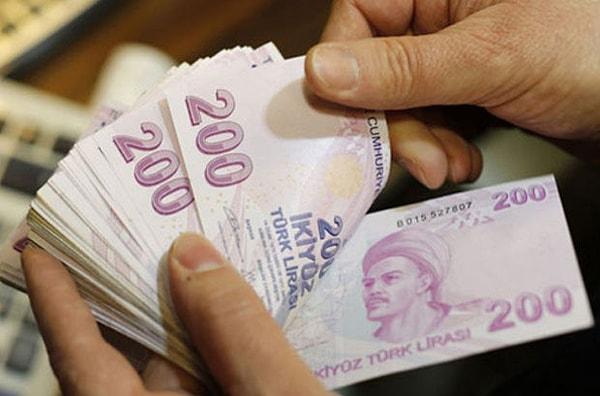 Türkiye'de 2017 asgari ücreti 1404 TL. Terim'in hiçbir başarı elde edemediği 2013'ten bu yana kazandığı para, 48 bin 178 kişinin asgari ücretiyle eşit.