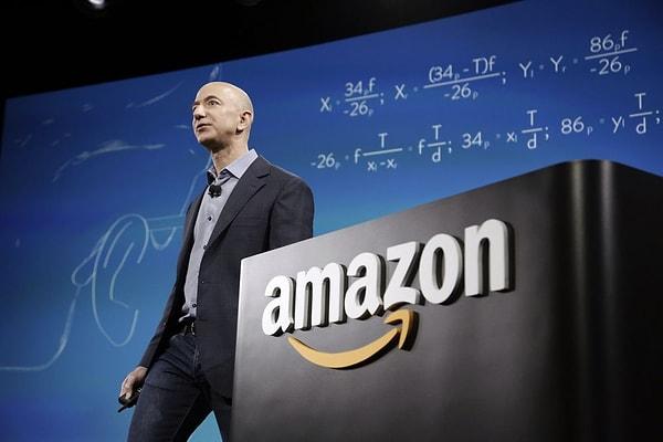 27 Temmuz 2017 itibarıyla teknoloji devi ve büyük kapsamlı perakende şirketi Amazon'un CEO'su Jeff Bezos milyarderler listenizde birinci sıraya çıktı.