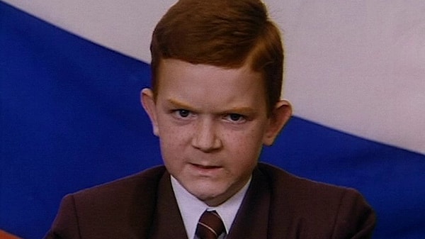 9. В сюжете "Дорогие россияне" был спародирован президент Российской Федерации Борис Николаевич Ельцин