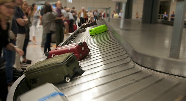 Bavullar yolcunun evinden alınarak uçağa konulacak.