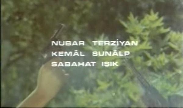 11. Kemal Sunal'ın çok küçük rolü olan (kiralık katil) üçüncü filmi Güllü Geliyor Güllü (1973) filminde adı KEMÂL SUNÂLP diye geçiyor.