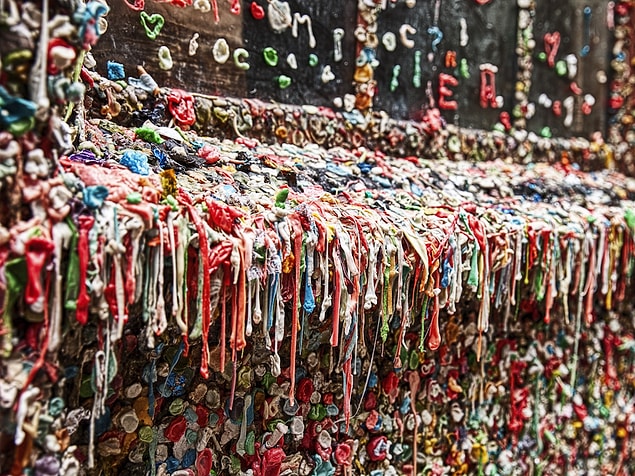 5. Singapur'da sakız yasal değildir.