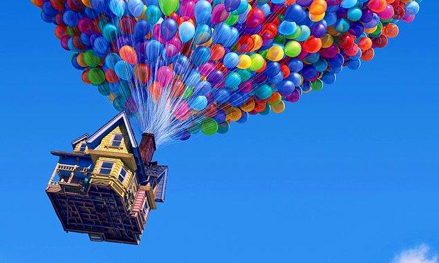 5. 'Yukarı Bak' filminde Carl'ın evini tam olarak 20.622 balon havada tutuyor. Ancak gerçekte olsa bir evi taşıyabilmek için en az 9.4 milyon balon gerekirdi.