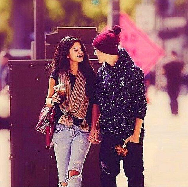 8. Tabii Selena Gomez kariyerinde azimle basamakları tırmanırken birliktelikleri çok konuşulan, çok eleştirilen ama bir o kadar da desteklenen ilişkisine, yani Justin Bieber'la ilişkilerine devam ediyorlardı.