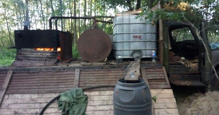 Белорусский Уолтер Уайт: Мужчина варил самогон на продажу в глухом лесу
