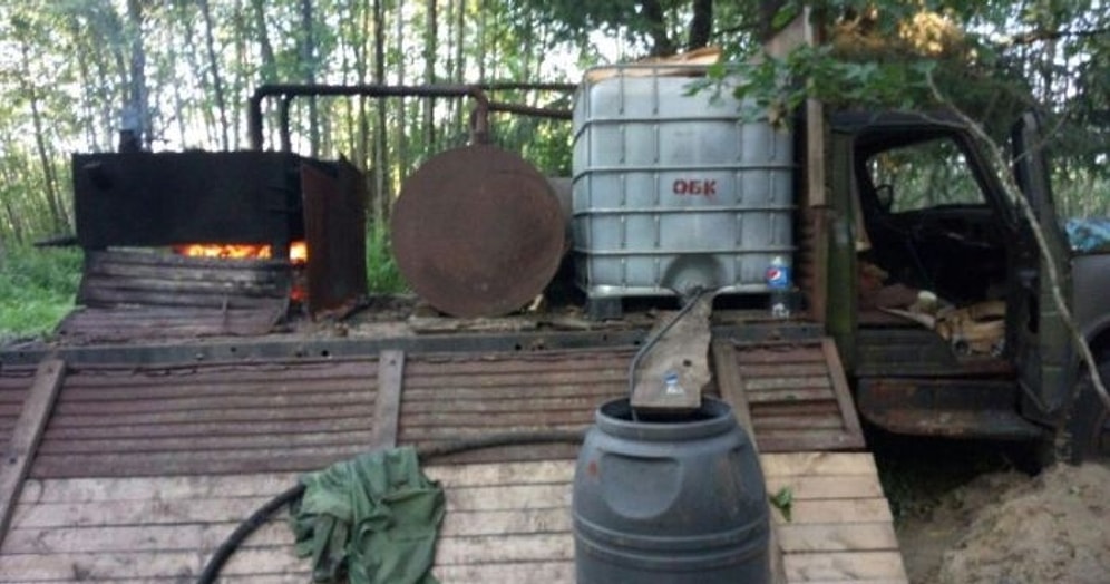 Белорусский Уолтер Уайт: Мужчина варил самогон на продажу в глухом лесу