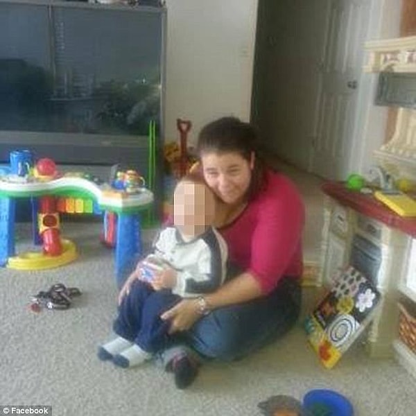 5. Однако сама по себе ситуация спорная, ведь неясно, по какому принципу решается, чьи дети могу оставаться со своими родителями, а чьи нет?