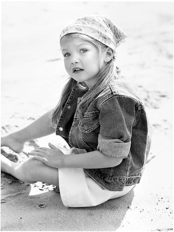 5. Джиджи начала карьеру модели будучи ребенком. Она снималась в рекламе Guess Kids, когда ей было 2 года.