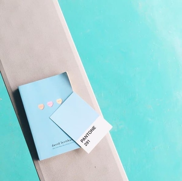 Вам подходит цвет Pantone 291