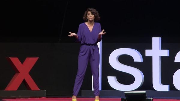Twitter'da giderek artan popülerliğin ardından "Ben Bir Kadınım!" başlıklı Ted konuşmasını gerçekleştirdi Feyza Altun. Ve sonrasında aldı yürüdü desek yeridir...
