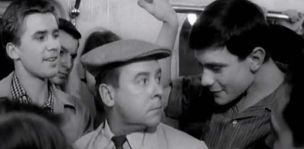 5. Коренной житель столицы всегда имеет чёткое мнение по каждому вопросу, и он его обязательно выскажет, просто спросите.