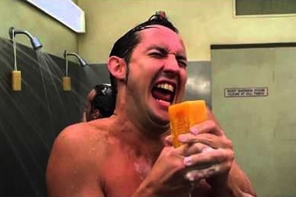 12. Они тоже поют в душе, причем делают это почище Баскова