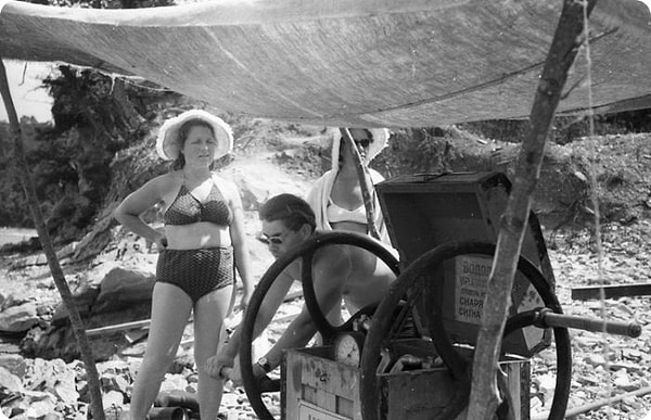 18. Что это они такое делают?