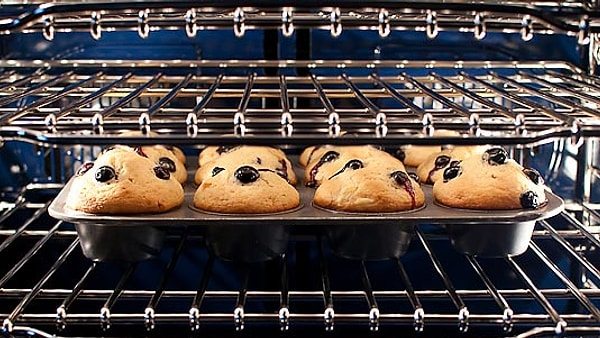 8. Не спешите вынимать выпечку из духовки