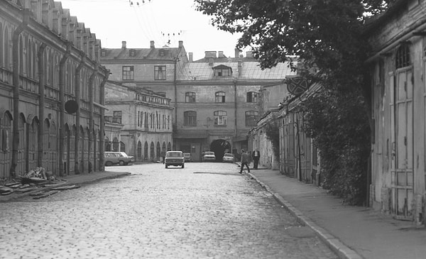 3. Апраксин двор, один из крупнейших исторических торговых центров Санкт-Петербурга.