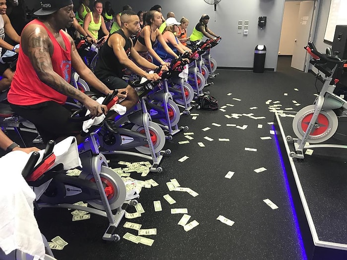 Üyelerinin Amaçlarına Ulaşması İçin Muhteşem Bir Motivasyon Sağlayan Spor Salonu