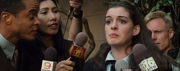 3. На какую тему Мия высказывается на своих первых дебатах?