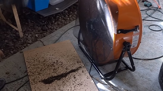 Tek Gecede Binlerce Sivrisinek Öldüren Zeki Adam