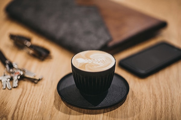 1. Одна австралийская компания решила удивить весь мир и создала специальные маленькие чашки для кофе из... кофе