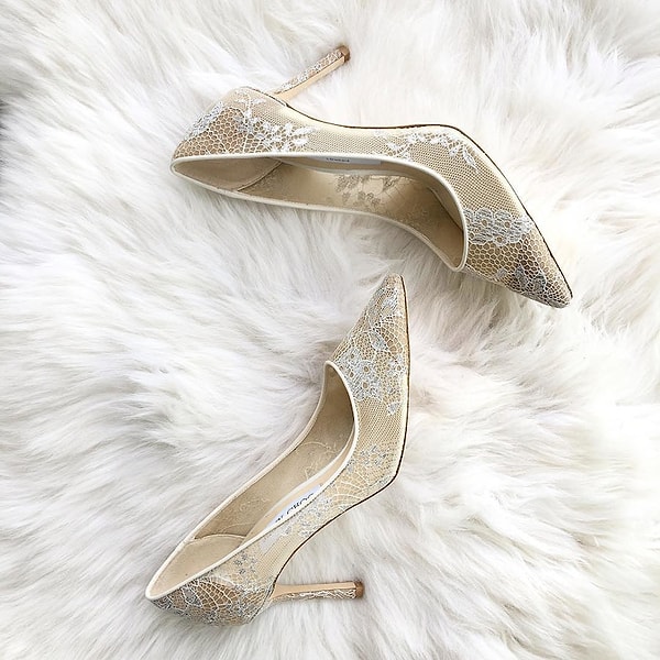 5. Если туфли натирают вам мозоли, поместите их на ночь в морозильную камеру, предварительно поместив внутрь пакеты с водой