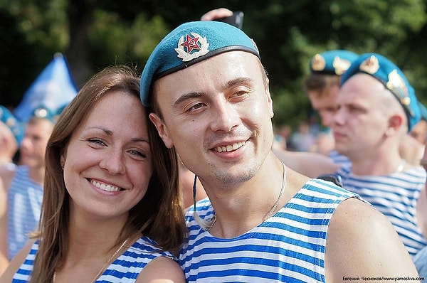 И во всём их поддерживают!